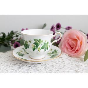 Queen Anne Green Ivy 8640 Tea Cup & Saucer Set English Bone China F678